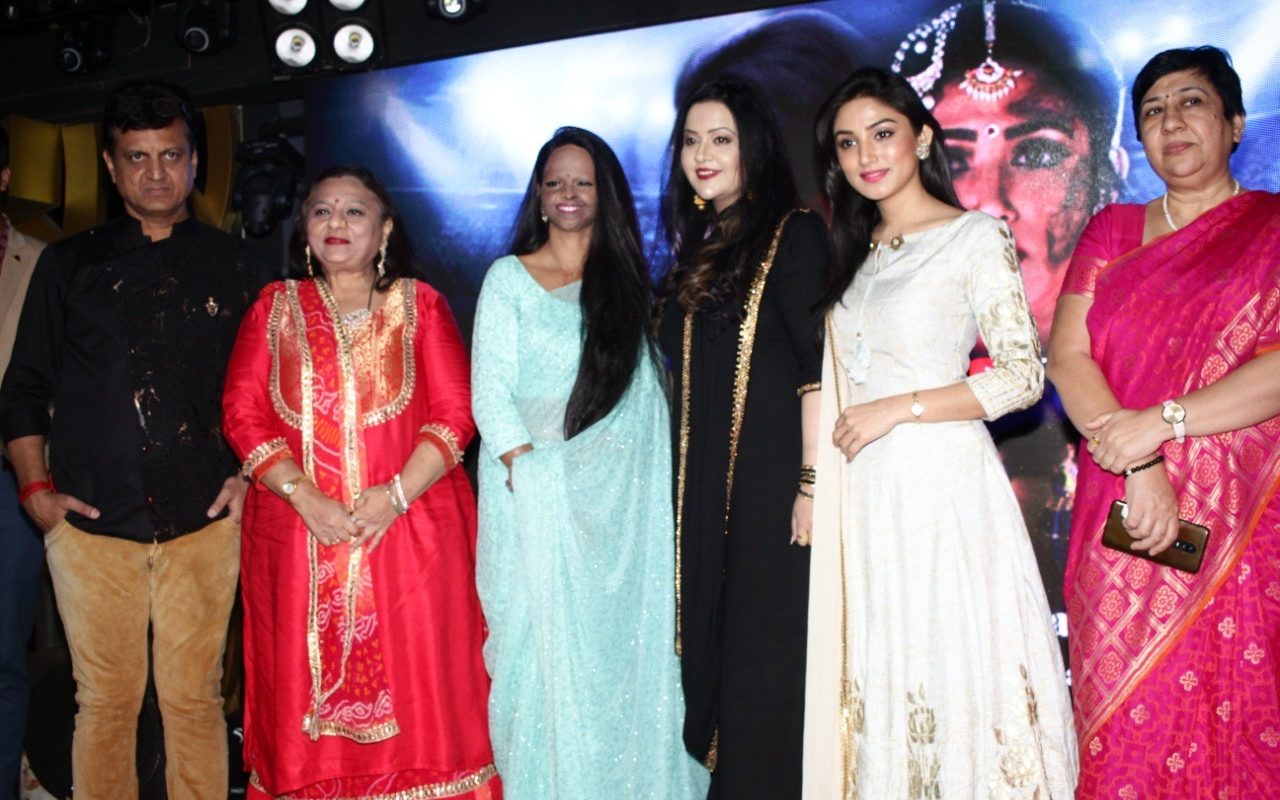 Singer Amruta Fadnavis’ next single Alag Mera Yeh Rang Hain, a tribute to acid attack survivors out now