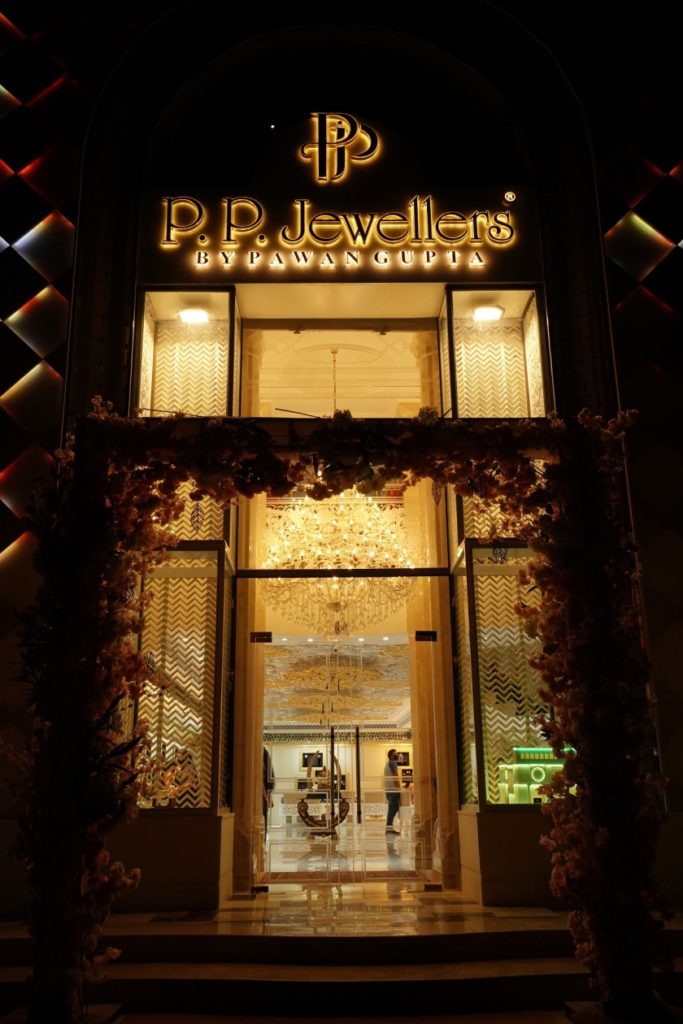 P P Jewellers By Pawan Gupta Unveils New Store In South Extension 1 