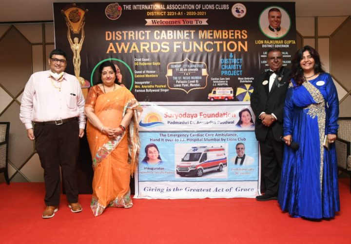 Legendary Singer Anuradha Paudwal’s Suryoday Foundation along with Lions International Club donates a cardiac ambulance to JJ Hospital and as a gesture performs for the NGO Lions International Club