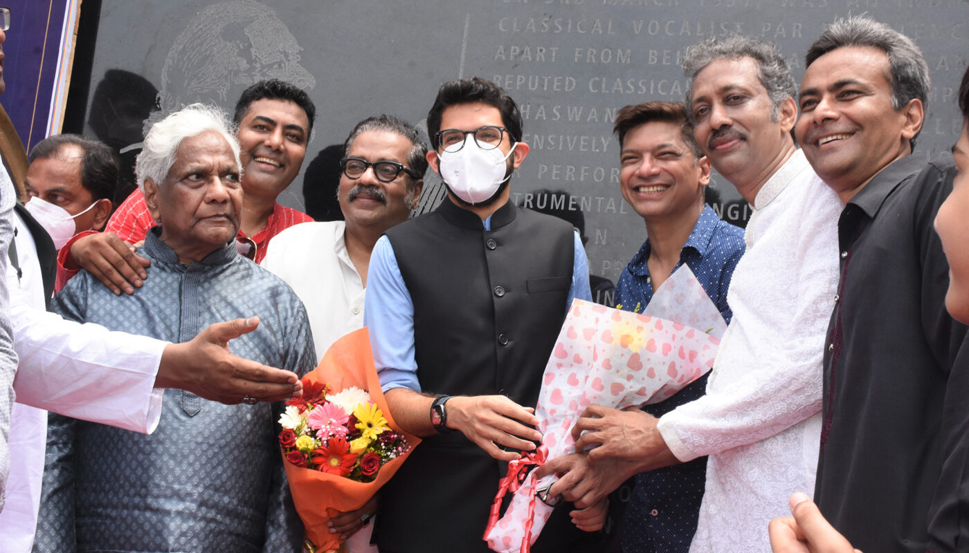 ‘Padma Vibhushan Ustad Ghulam Mustafa Khan Chowk’ Unveiled at Carter Road, Bandra Aaditya Thackeray, Sonu Nigam, Hariharan, Shaan & Ustad ji’s family Grace the Occasion