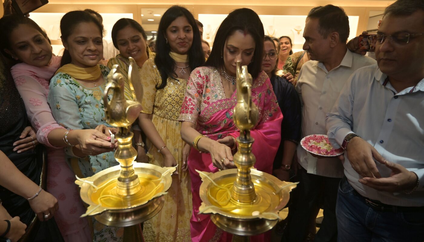 Scintillating Rupali Ganguly Inaugurates Manubhai Jewellers’ – Thane Store