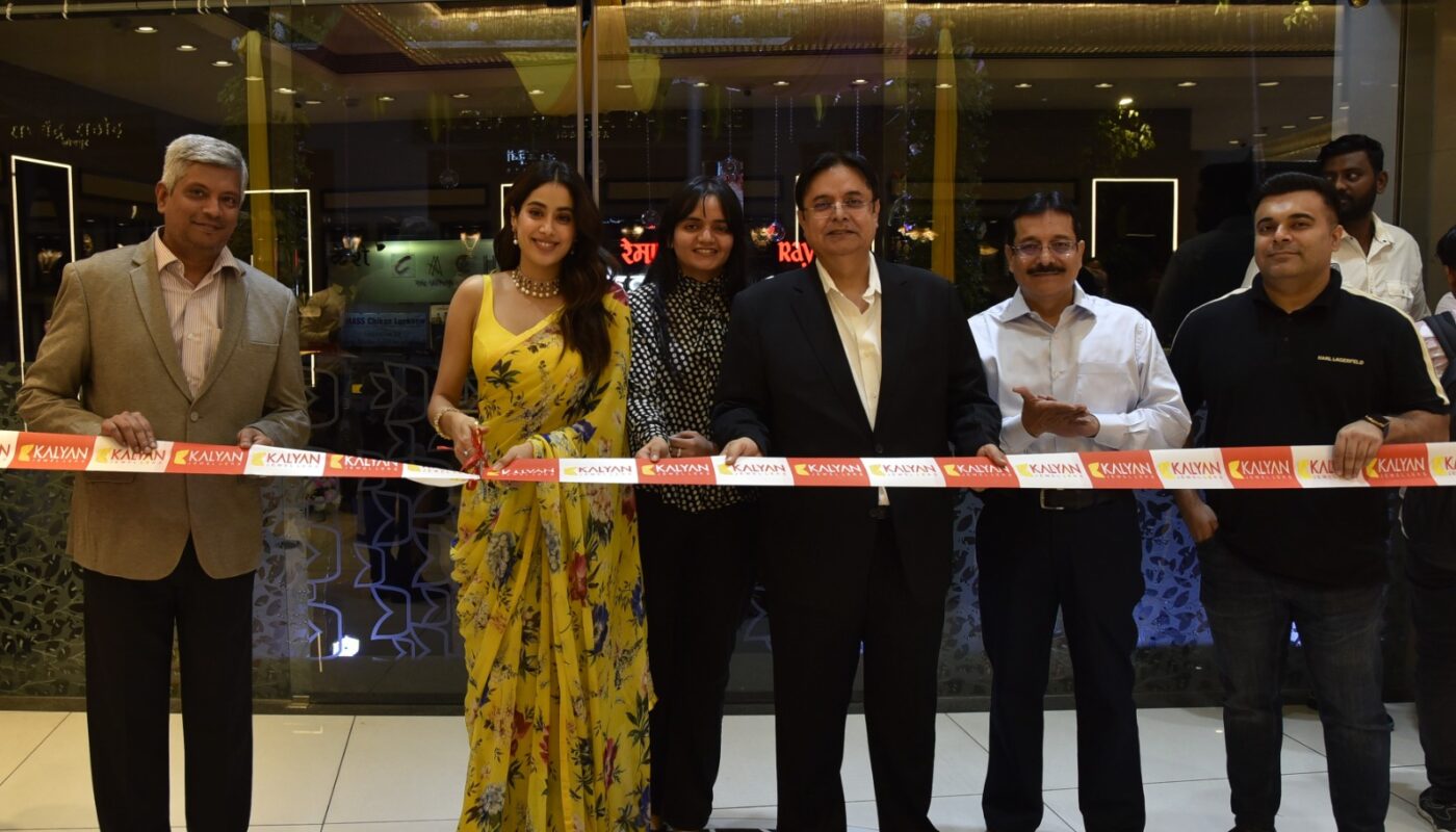 Janhvi Kapoor unveils Kalyan Jewellers’ 2 new showrooms in Mumbai at Goregaon and Bandra