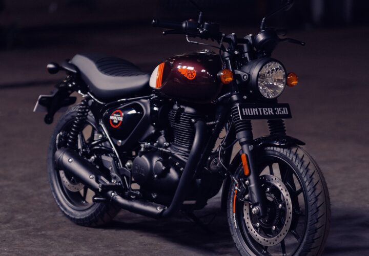 HUNT IN NEW COLOURS – ROYAL ENFIELD HUNTER 350 GETS TWO NEW COLOURWAYS 