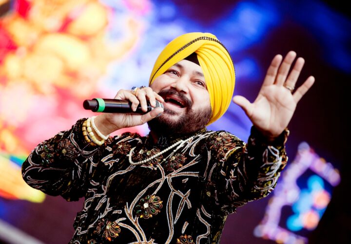 After a wave of motivational songs, Daler Mehndi is now out with his new hit wedding song for “Hum Do Humare Do”.