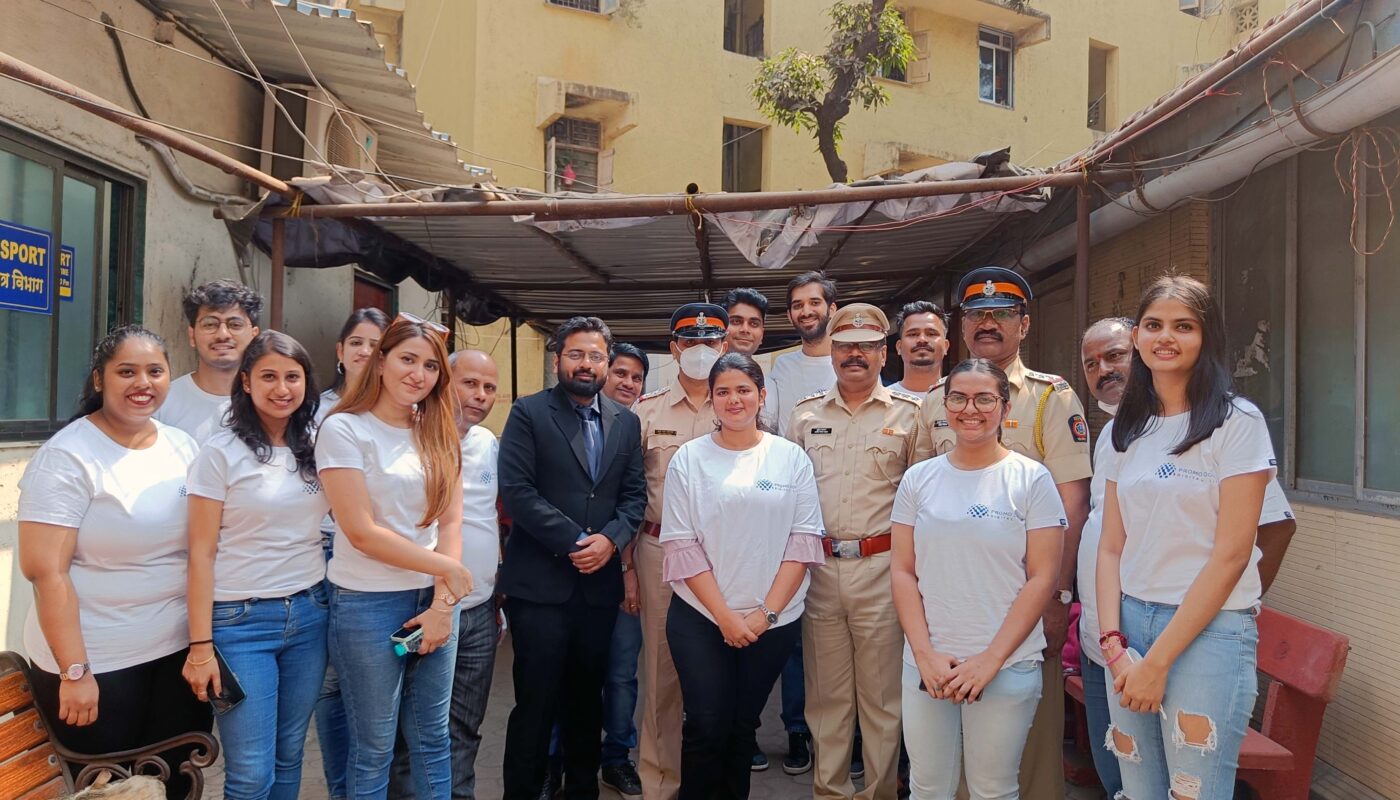 Policemen and Passport applicants can sigh a relief as four overcrowded police stations in Andheri gets a token vending machines