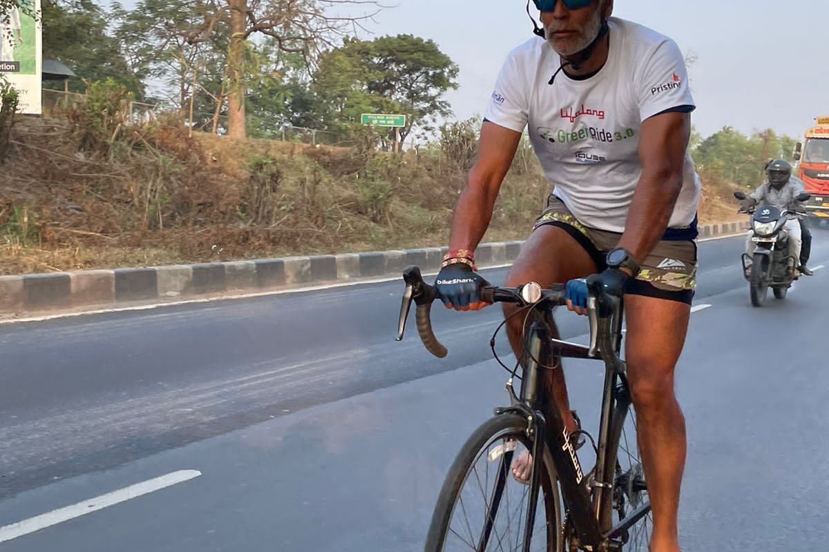 MILIND SOMAN KICKS OFF LIFELONG GREEN RIDE 3.0, PEDALS TOWARDS MUMBAI FOR A HEALTHIER AND GREENER INDIA